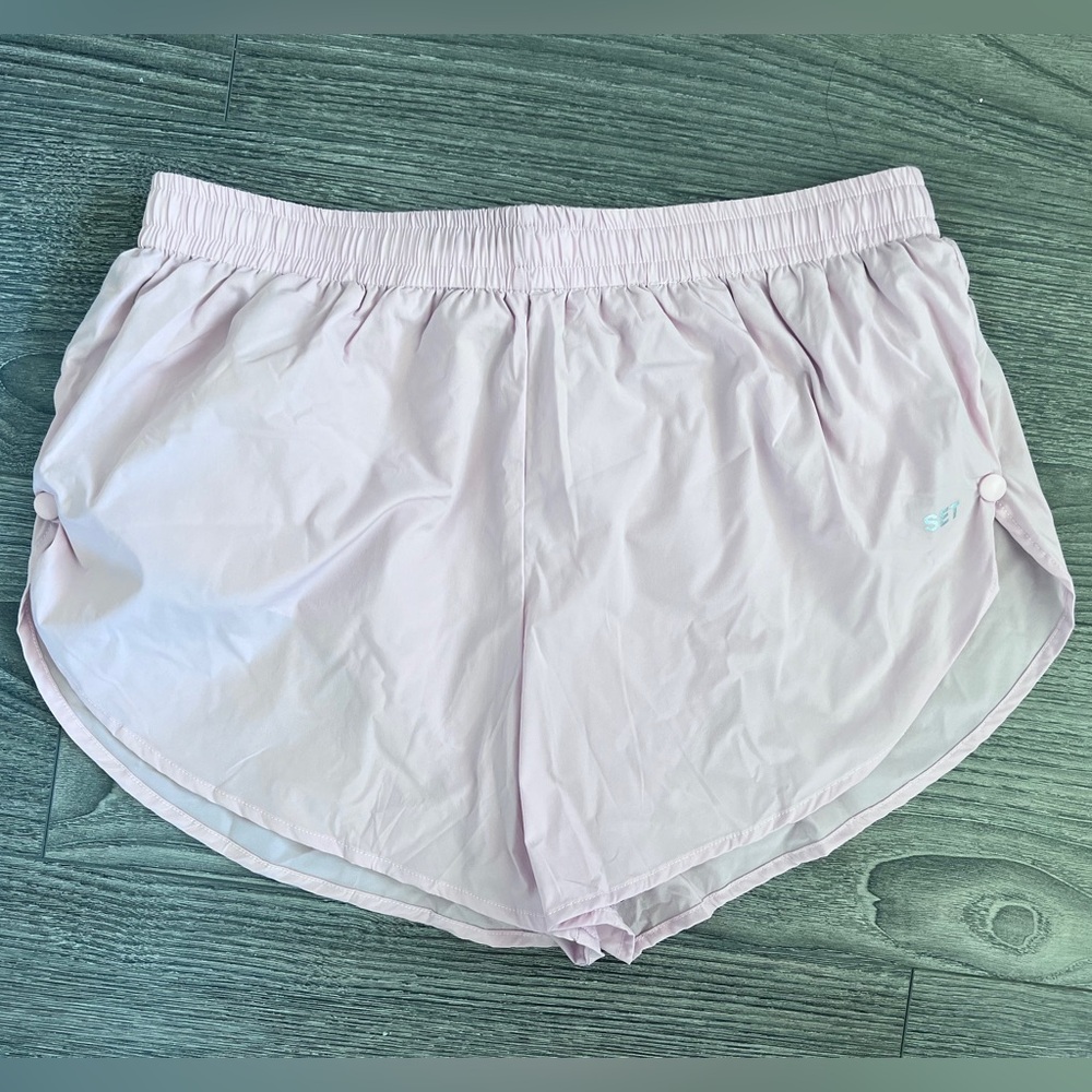 Never worn light pink set active shorts
